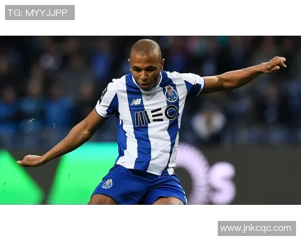 足球妖星崛起之路揭秘年轻天才如何改变比赛格局与未来发展潜力分析